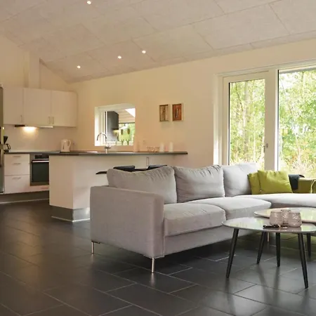 Three-bedroom Holiday In