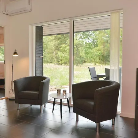 בית נופש Three-bedroom Holiday In *