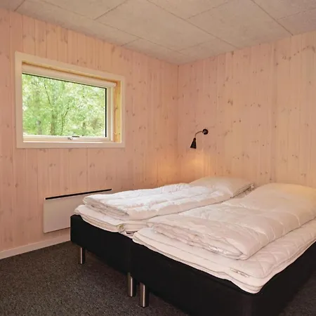Three-bedroom Holiday In Blåvand